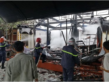 [24/03/2020- Nghệ An] Cháy nhà thờ Đô Lương Nghệ An