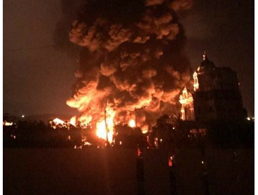 [13/03/2020 - Quảng Ninh]Cháy lớn tại khu nhà xưởng chứa đầy lốp xe và dầu máy ở Quảng Ninh